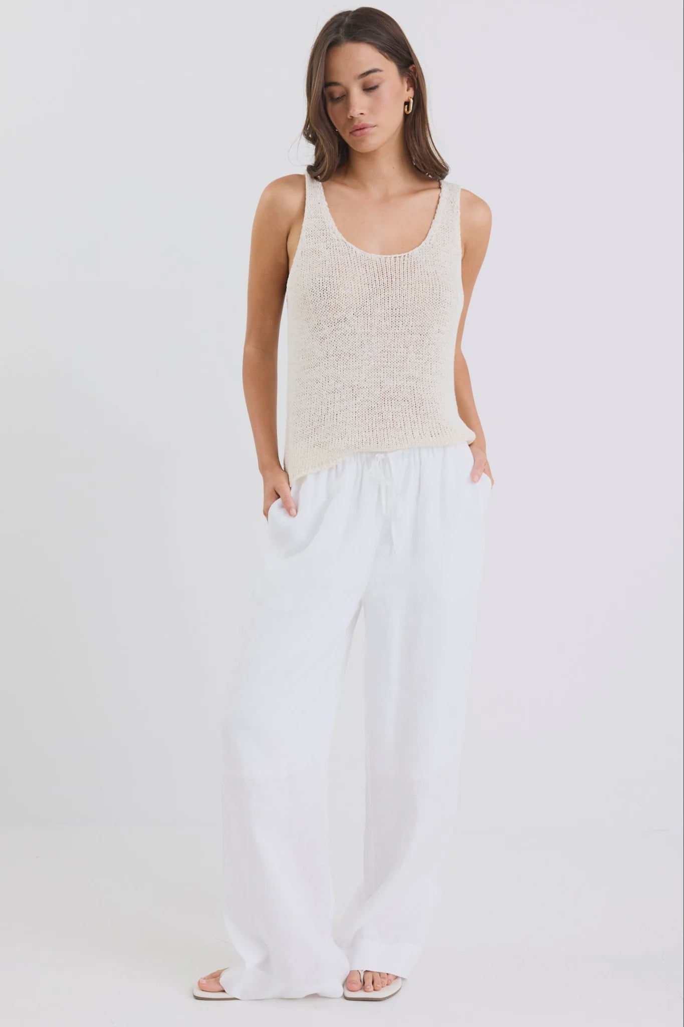 Wellness Linen Pull On Wide Leg Pants / White