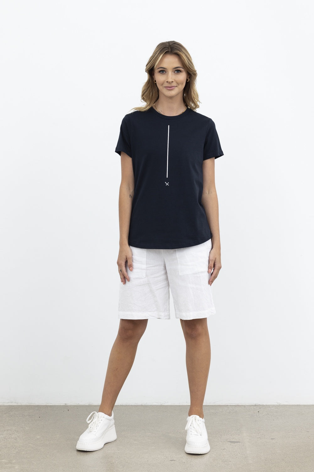Scene Stealer Tee / Black-White Print