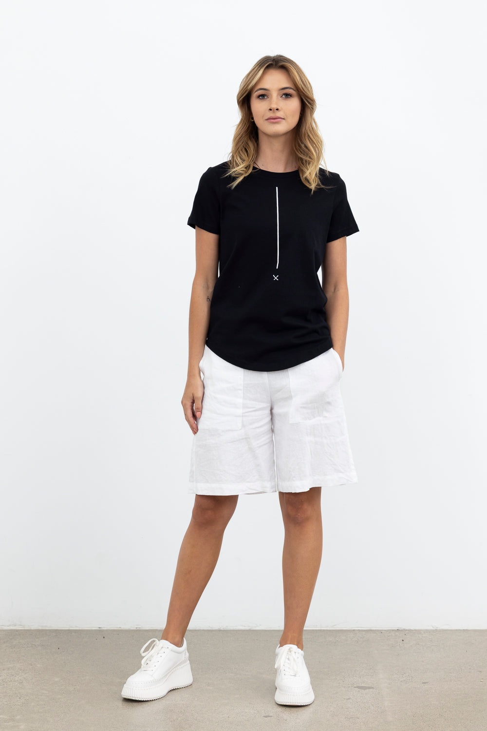 Scene Stealer Tee / Black-White Print