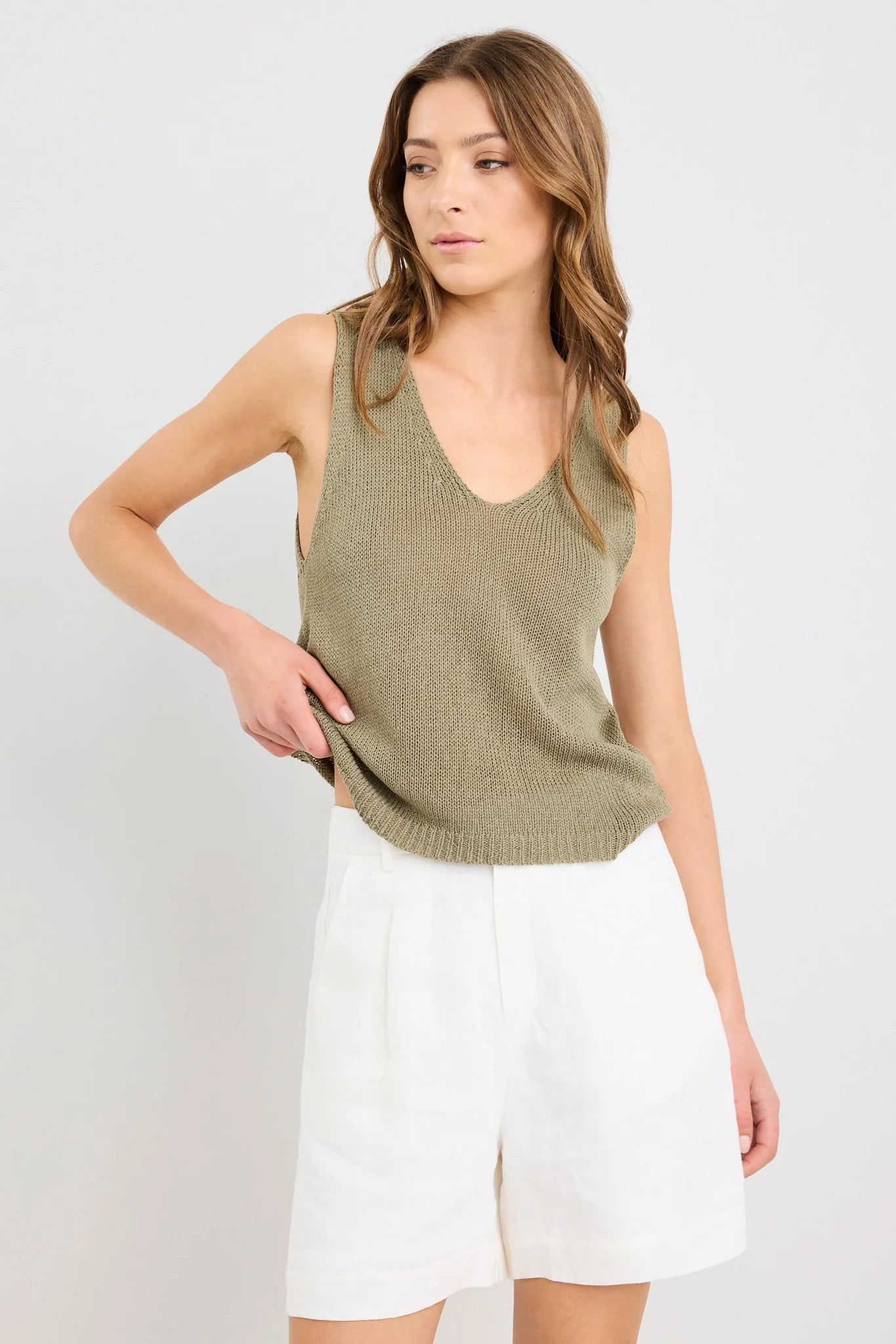 Literal  Pleat Front Shorts / Ivory Linen