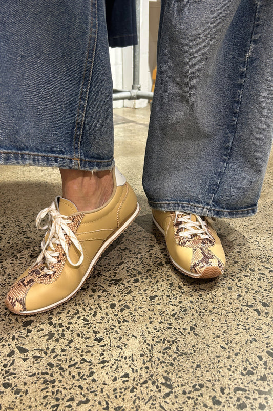 Sienna / Worn Sand-Snake