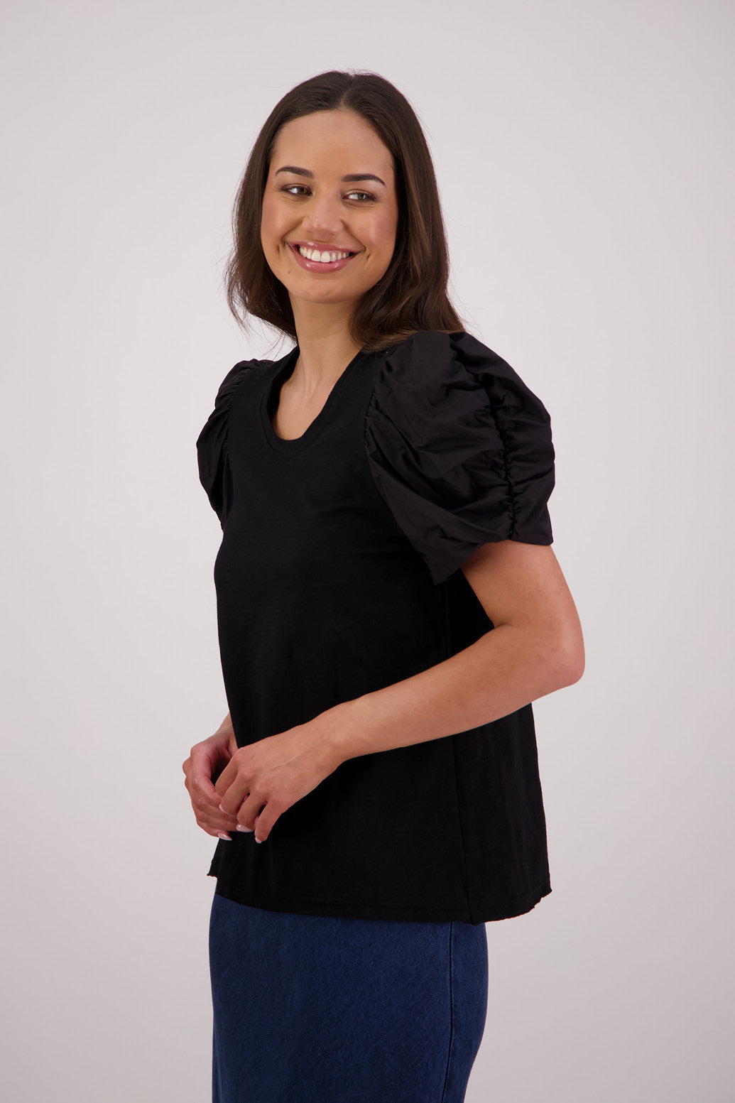 Suzie Tee / Black