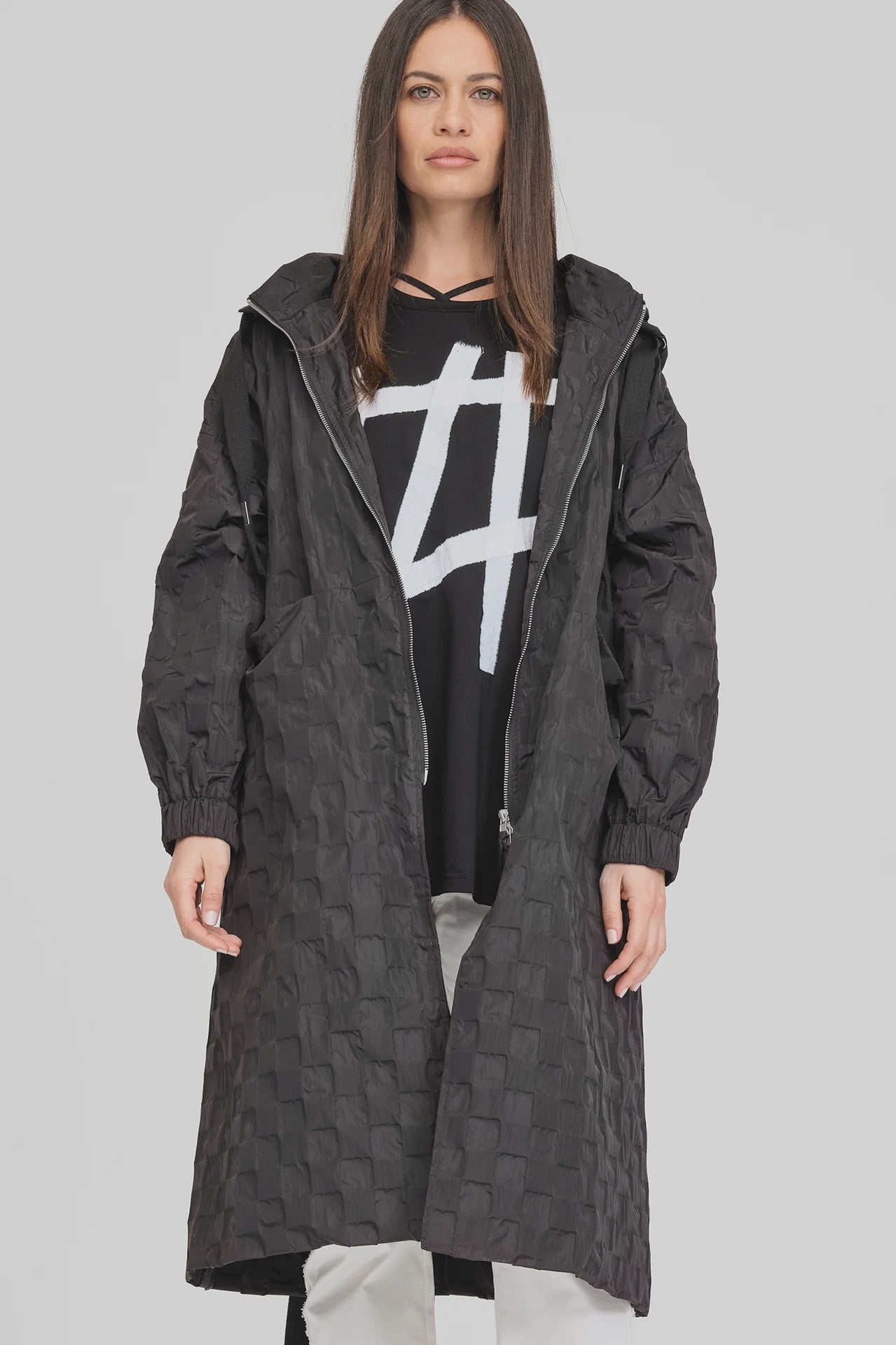 Textured Ascribe Raincoat / Black