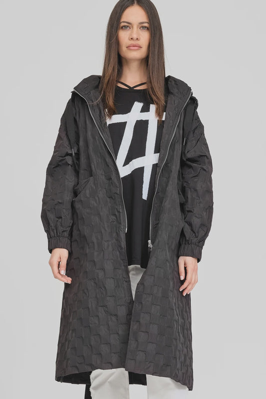 Textured Ascribe Raincoat / Black
