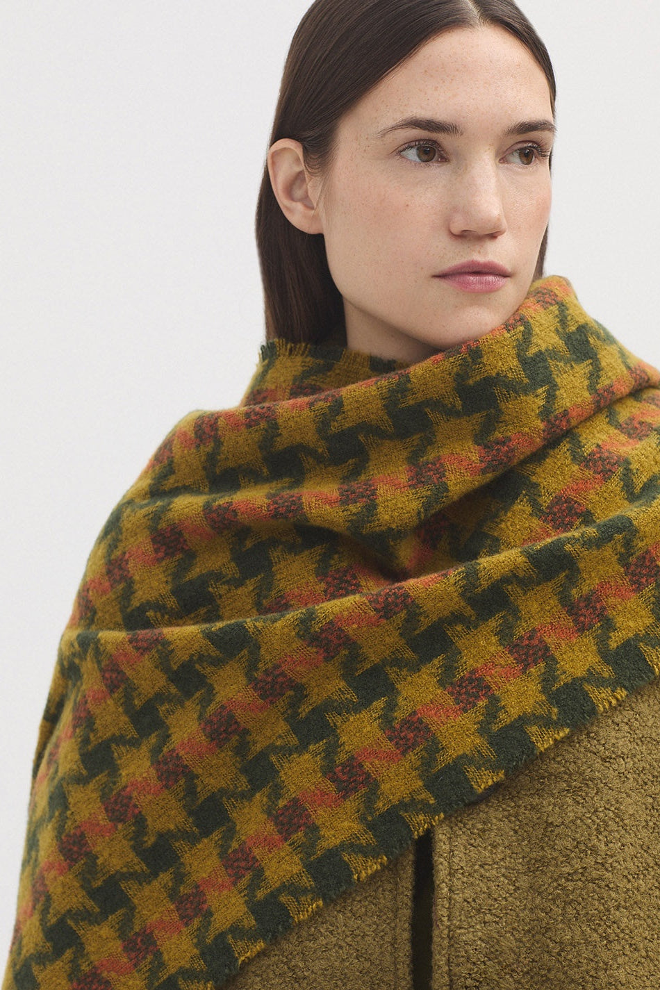 Scarf / Olive Green Tricolour Herringbone