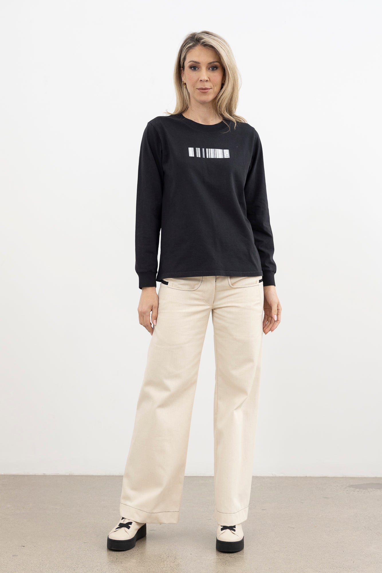 Barcode Tee / Black-Black