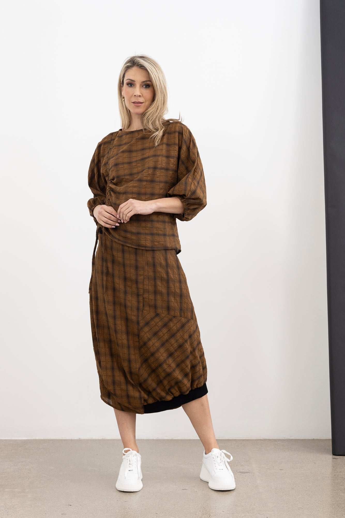 Whispering Top / Tan