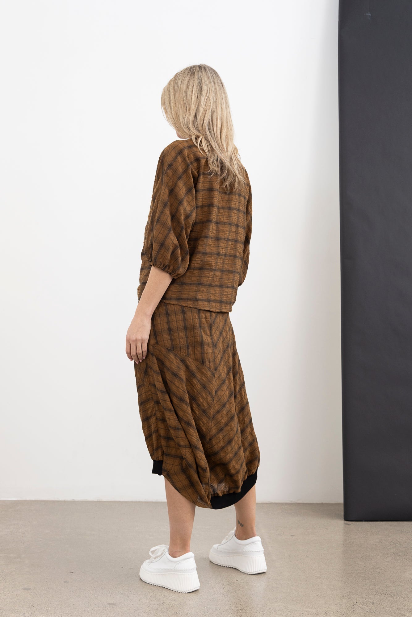 Whispering Top / Tan