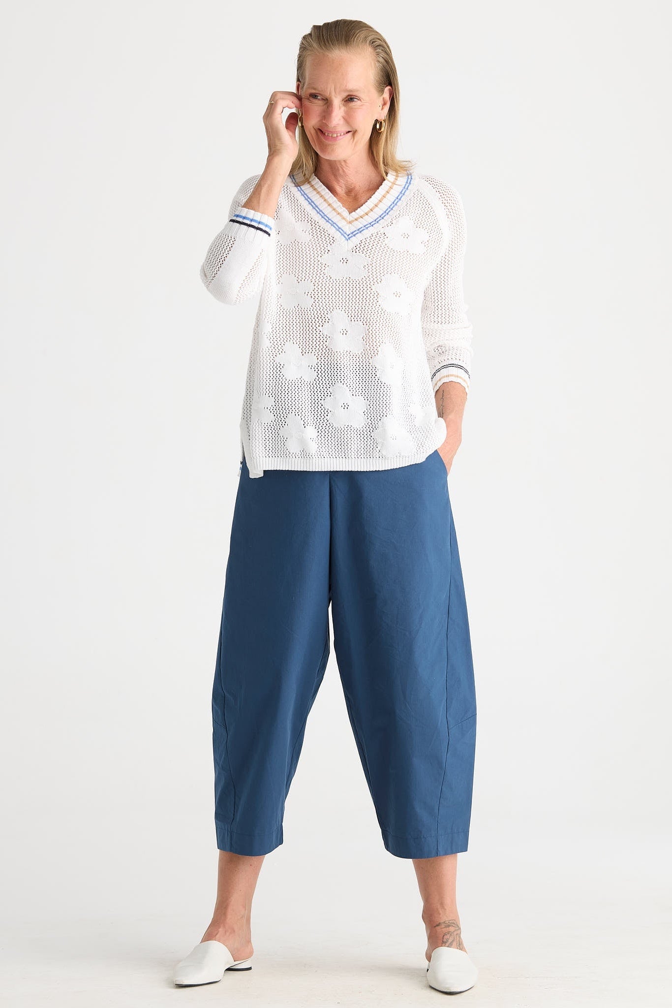 Floral Pointelle Vee / White