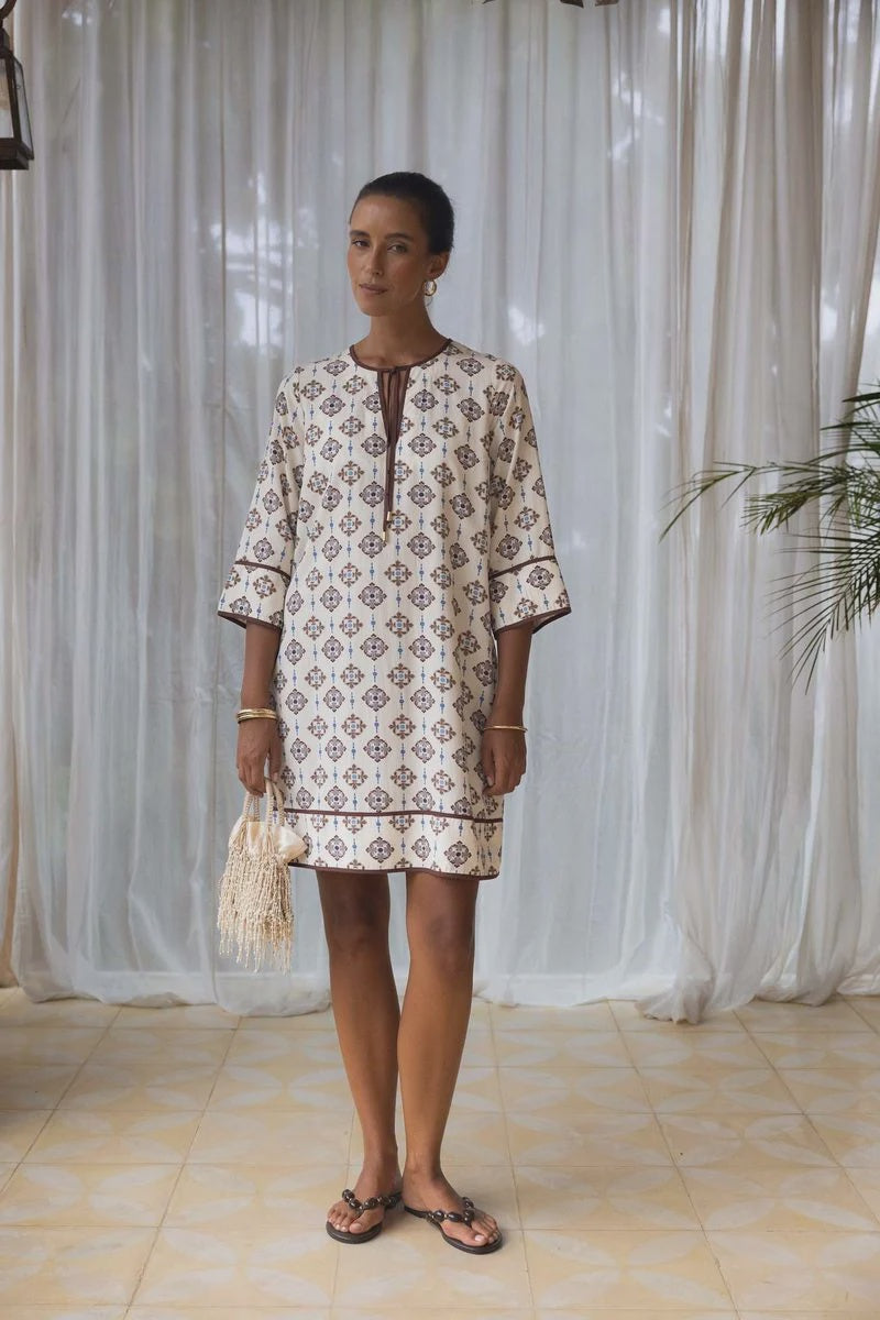 Vintage Tales Shift Dress / Cream-Choc