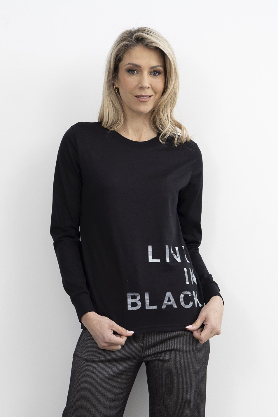 Live in Black Tee / Black-White