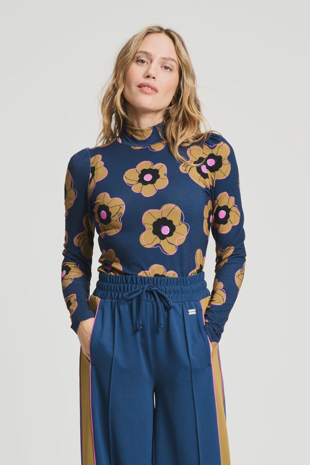 Fleurs Parfaites Turtleneck / Blue