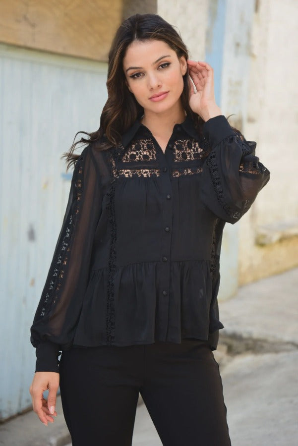 Lace To The Top Blouse /Black